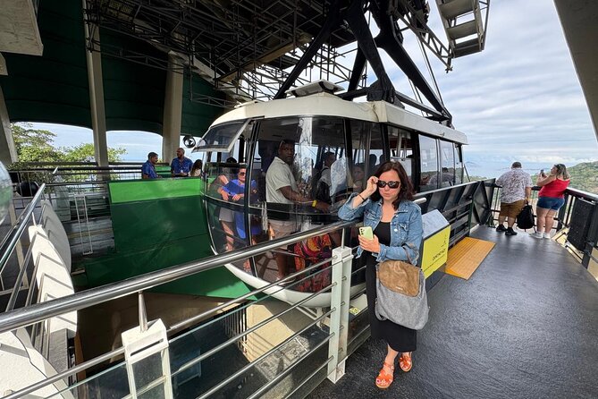 Christ King DE ntor and Sugar Bread Private Tour - What the one-hour Christ the Redeemer stop includes