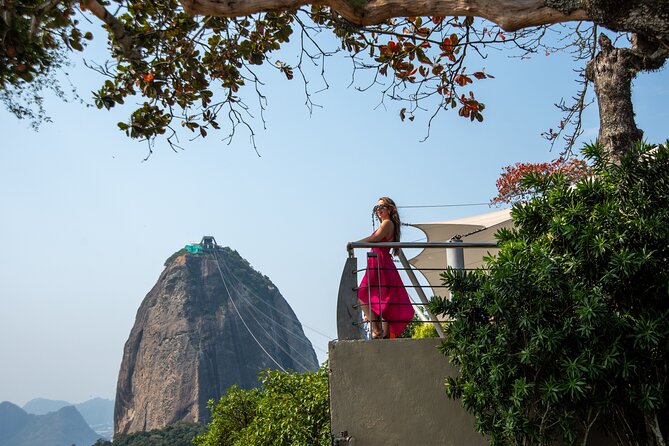 Christ Statue and Sugarloaf Private Tour with a Photographer - Guiding, timing, and the human side