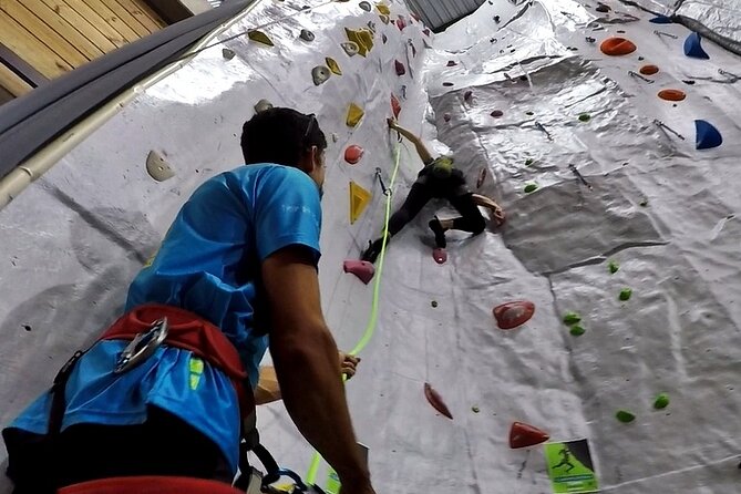 Climbing gym in Floripa - Reaching 11 meters with controlled descents