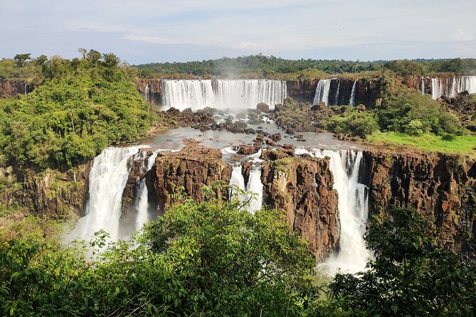 Combo Tour - Iguassu Falls and visit to Dreamland - Wax Museum: familiar faces, uneven figures