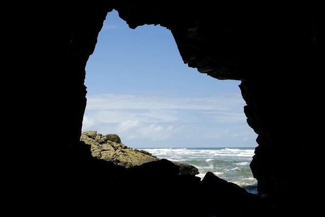 Complete Tour to Ilha do Mel - Gruta das Encantadas and the island’s legends