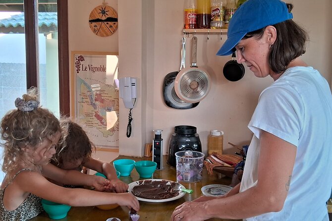 Cooking class in Salvador, an authentic dinning experience - Starting with caipirinhas and pão de queijo