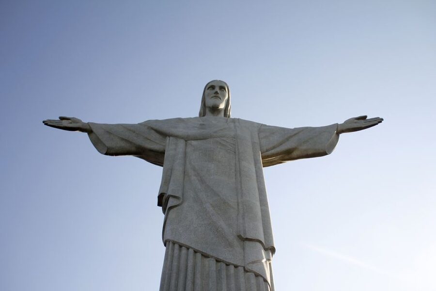 Corcovado and Sugarloaf Mountain Full-Day Tour - Choosing the train route and Maracanã