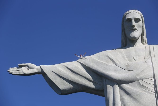 Corcovado & Favela Tour with Transfer - Walking through Rocinha or Vidigal