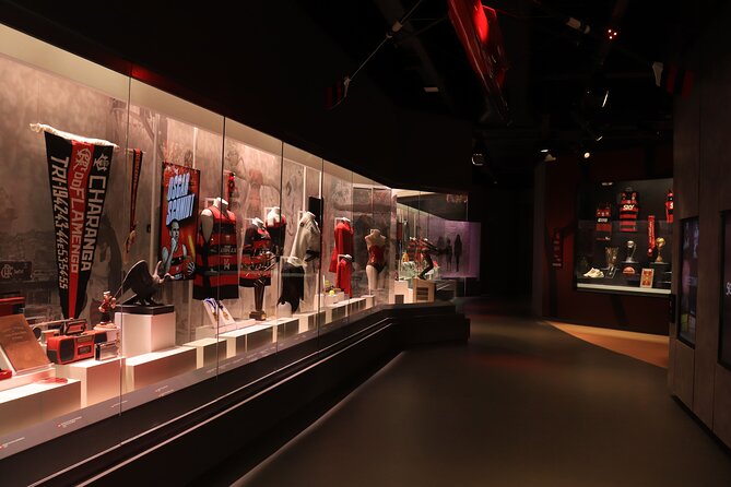 Crazy for Football - Tour Maracanã & Flamengo - Flamengo Museum and the memories of Mengão