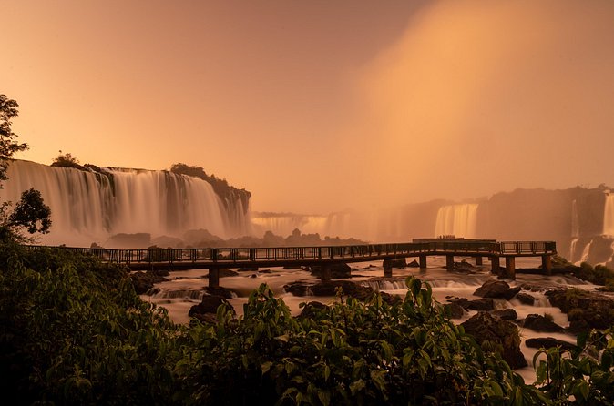 Dawn at Iguaçu Falls - Guide Support and Language