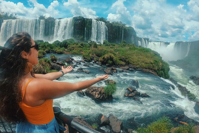 Day tour Cataratas Brazil and Argentina, both small group - Crossing from Brazil into Argentina