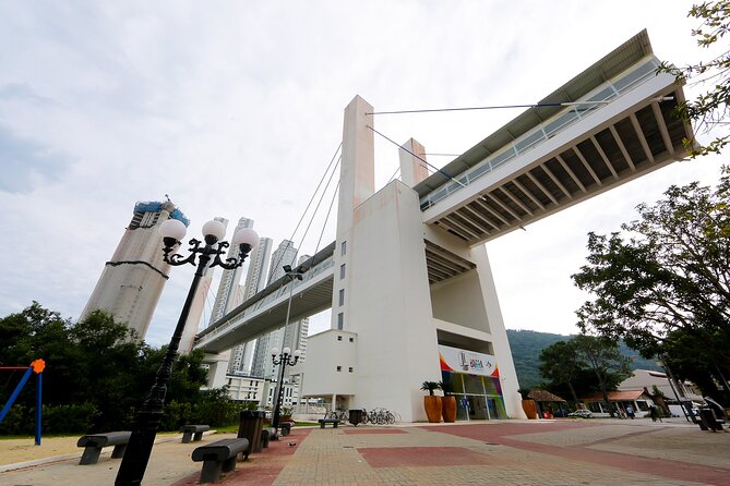Day tour in Balneário Camboriú and Unipraias Park with Cable Cars - Barco Pirata: a one-hour option with extra cost