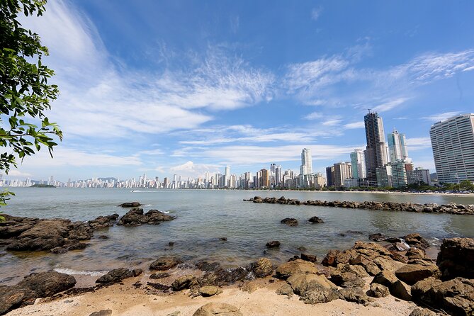 Day tour in Balneário Camboriú and Unipraias Park with Cable Cars - How the guide and transport affect the day