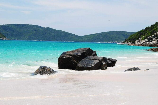 Day Tour to Arraial do Cabo from Rio - Praia do Farol: clear water with no facilities