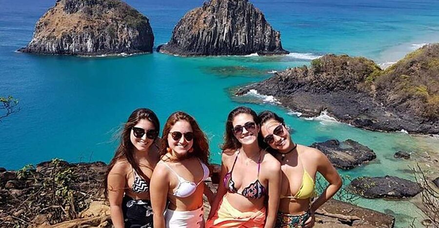 Discover Noronha: 7-Hour Ilhatour Adventure - The guide and communication