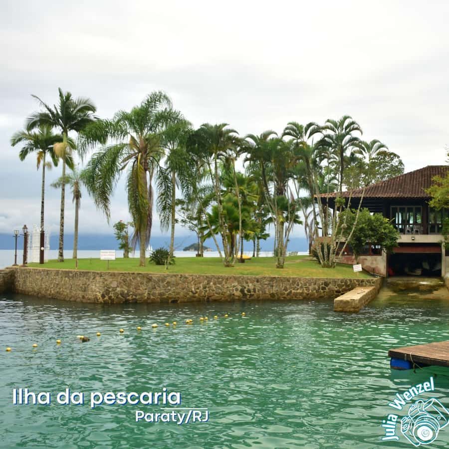 Discover Paraty's Best Islands on an Exclusive Schooner Tour - Ilha dos Cocos: the first hour in clear water