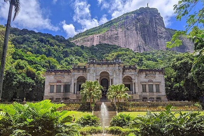 Dona Marta's sunrise, undisturbed Christ the Redeemer and more - Reaching Christ the Redeemer before the long queues