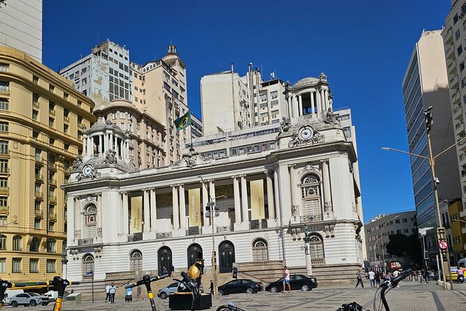 E-Bike Tour: Local Guide, Historic Center to Ipanema - Cinelândia: Rio’s grand civic center