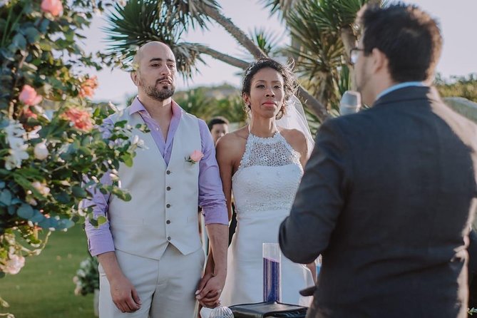 Elopement Wedding Vow Renewal, Symbolic Wedding and Beach Wedding - What this Búzios beach ceremony actually offers