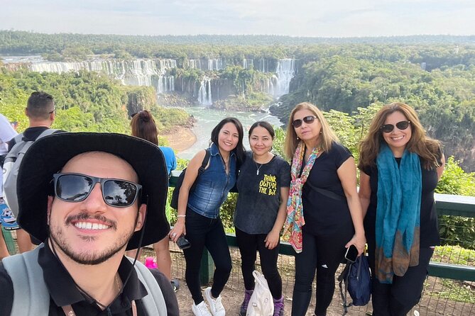 Excursion to both sides of Iguaçu Falls on the same day. - The Argentine Side: Upper and Lower Circuits Near the Water