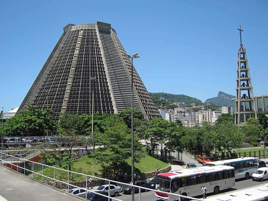 Explore Rio: Christ, Selarón, and more in 5 Hours! - Guide quality and the human side of the tour