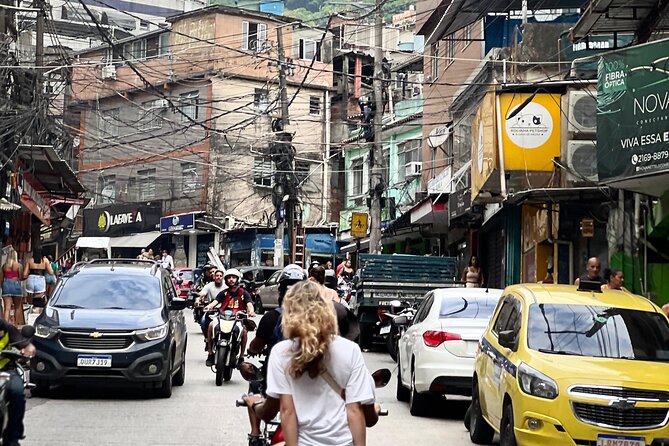 Favela Rocinha Tour with Local Guide & Secret Spots - Capoeira and samba in a short cultural presentation