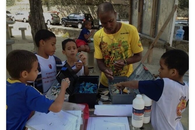 Favela tour Santa Marta with local guide - Meeting in Botafogo and finding the right guide
