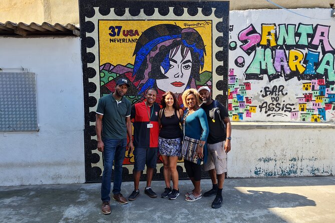 Favela tour Santa Marta with local guide - Michael Jackson’s statue and the best photo stop