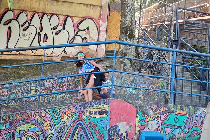 Favela tour Santa Marta with local guide - The descent through Santa Marta