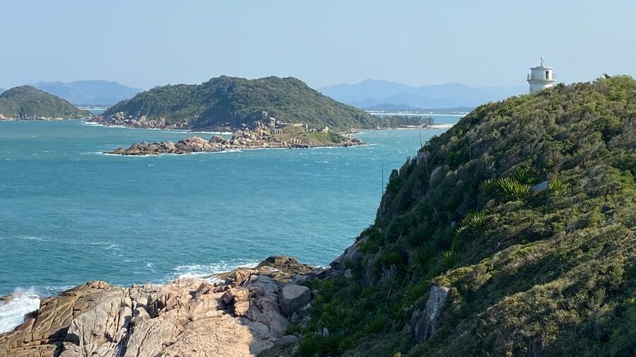 Florianópolis: South Naufragados Trail - Reaching the last bus stop on Rodovia Baldicero Filomeno