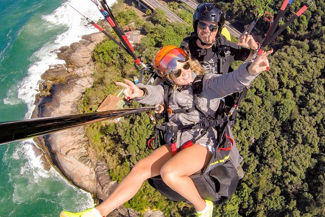Fly from Paragliding in Rio de Janeiro - Rocinha and the city from the air