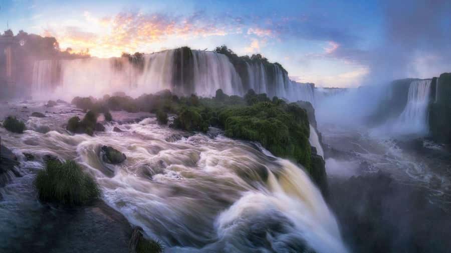 Foz do Iguaçu: Brazilian Side of the Falls - Entering Iguaçu National Park