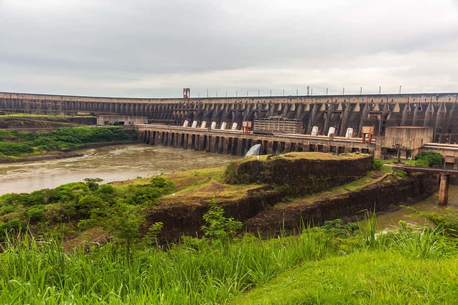 Foz do Iguaçu: Itaipu Hydroelectric Dam - Starting with the film at the reception