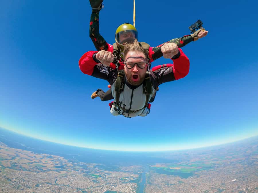 Foz do Iguacu: Skydiving Experience with Photos and Videos - Who will get the most from this experience?