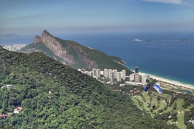 Free Flight DE Parapente in São Conrado Rio DE Janeiro - Pedra da Gávea from above