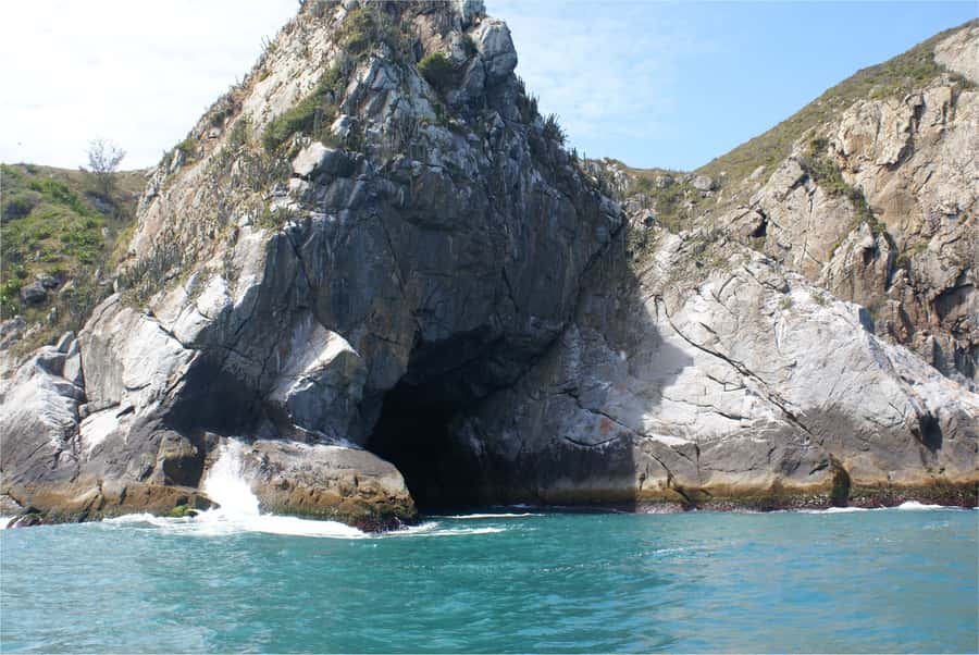 From Búzios: Arraial do Cabo and Cabo Frio Day Trip - Boarding the boat and the possible extra charge