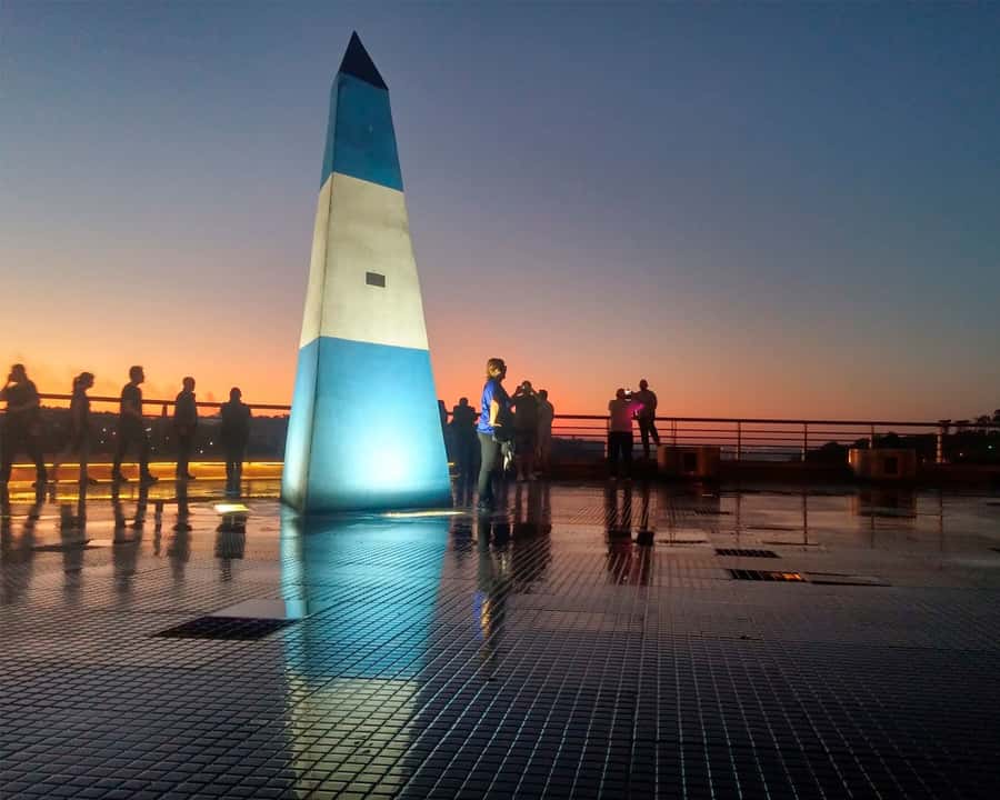 From Foz do Iguaçu: Puerto Iguazu Night Tour - Useful booking tips before you go