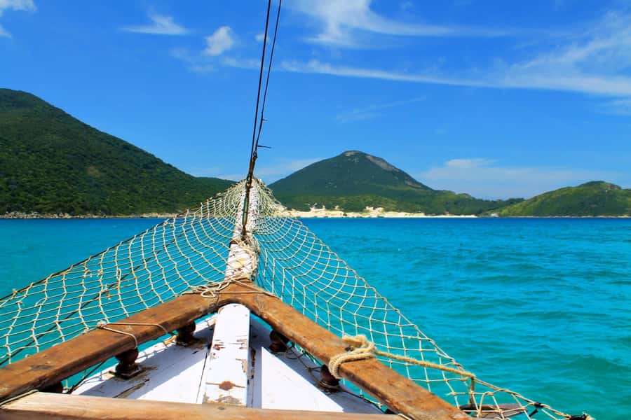 From Rio: Arraial do Cabo - The Brazilian Caribbean Daytrip - Boarding at Praia dos Anjos