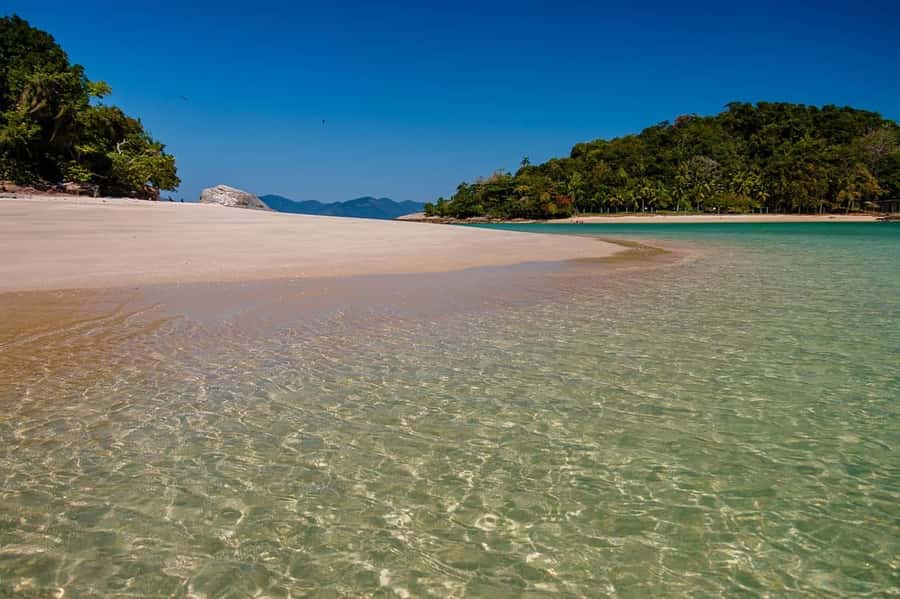 From Rio de Janeiro: Angra dos Reis Boat Trip with Lunch - Ilha Grande and the Clear Water Stops