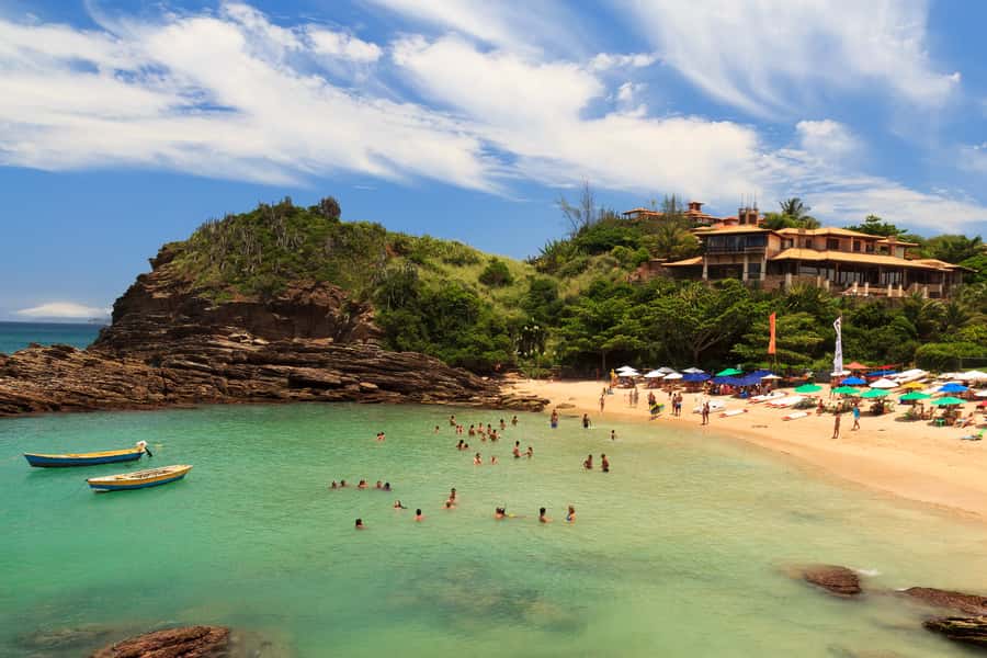 From Rio de Janeiro: Búzios Boat Trip with Lunch - Guides, languages, and service standards
