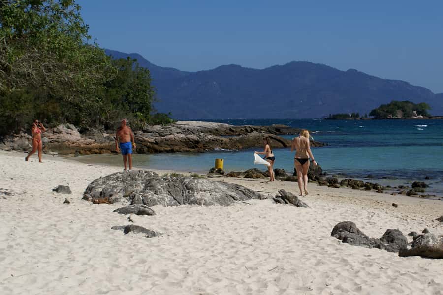 From Rio: Full-Day Angra dos Reis Cruise & Island Tour - Wildlife watching between the islands