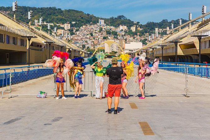 Full Day: Christ Redeemer, Sugarloaf, City Tour & Barbecue Lunch - Guides, languages, and group size