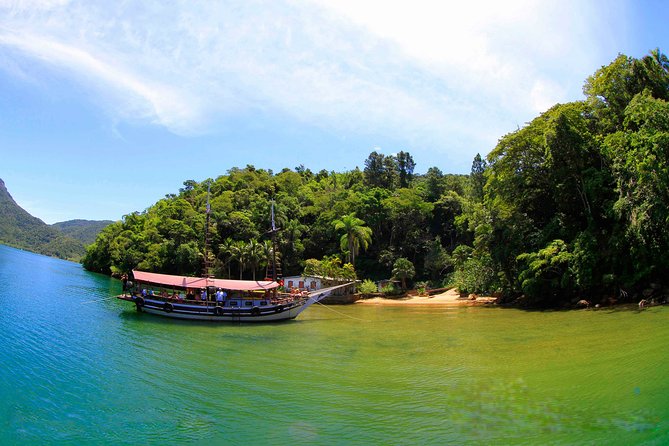 Full-Day Ilha Grande Northern Coast Speedboat Tour - Praia do Amor and Praia da Caraminga