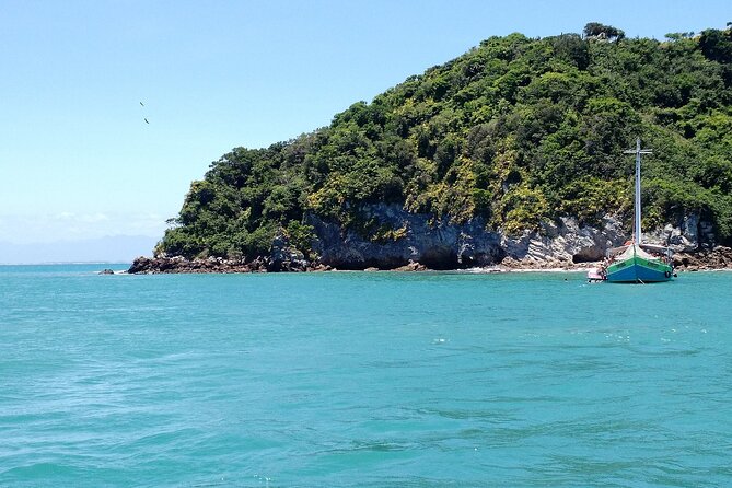 Full Day in Búzios with Catamaran Tour and Lunch - Stop 2: Ilha Feia and the short water break