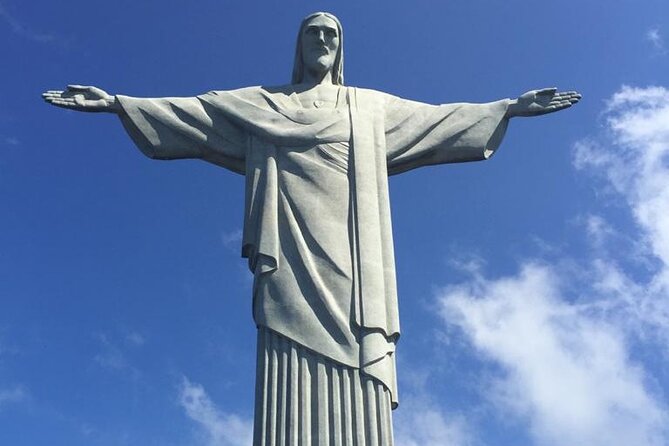 Full Day Tour in Rio Janeiro with Lunch - A quick photograph at the Belini Statue