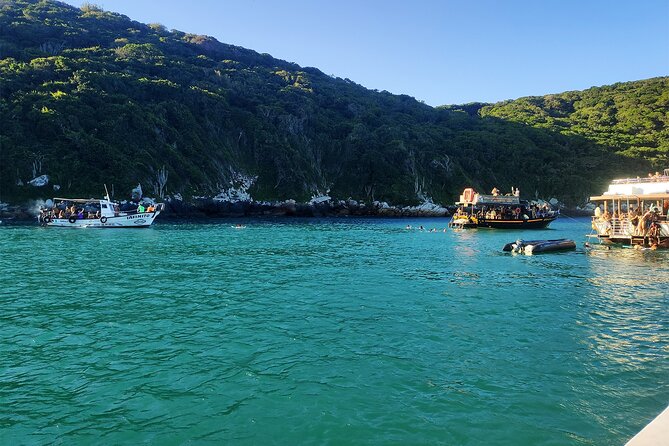 Full Day Tour to Arraial do Cabo - Walking from the Portico to the pier