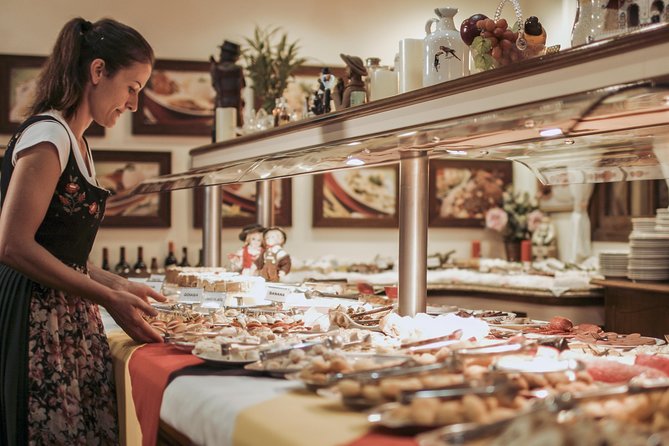 German Night - Dinner and Folklore - Practical booking advice for Gramado and Canela