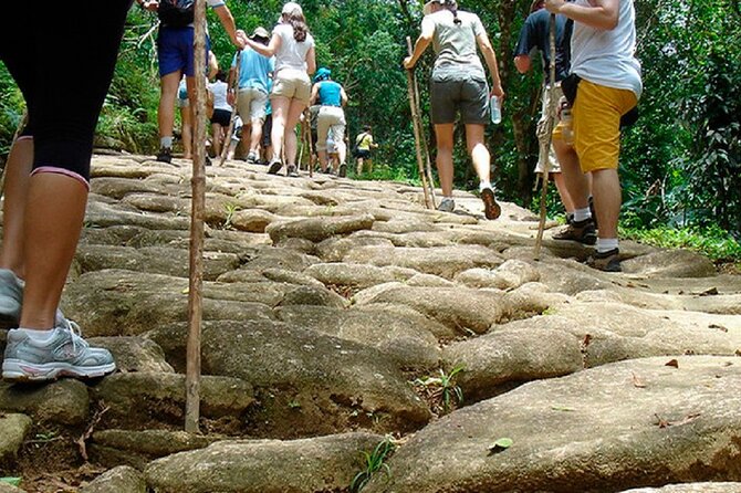 Gold trail adventure cultural hike BY PARATY TOURS - Tobogã Waterfall: a short change of scene