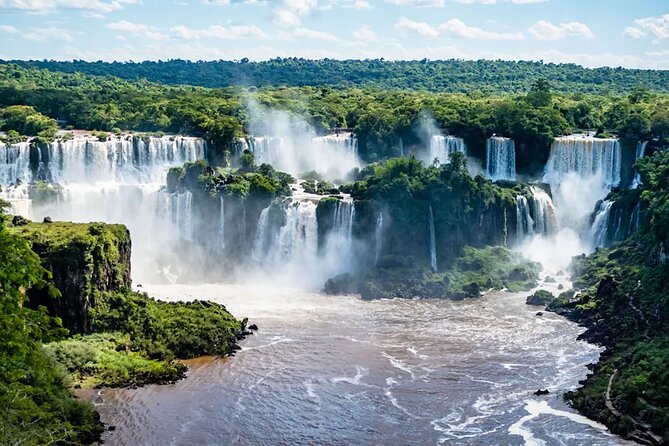 Guided Tour Brazilian Falls and Bird Park Exploration - Why this pairing works so well in Foz do Iguaçu