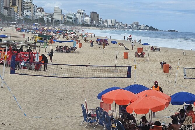 Half day walking tour in Leblon - Coconut water and ocean views at Mirante do Leblon