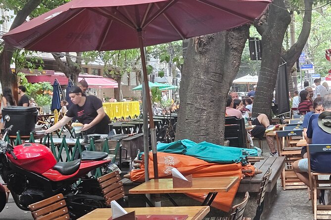 Half day walking tour in Leblon - Brazilian style at Shopping Leblon