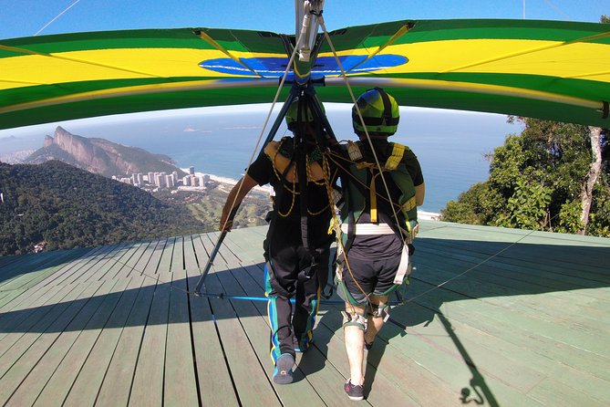 Hang gliding Hang gliding Experience Rotorfly - The ride up to Pedra Bonita