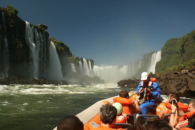 Helicopter Flight +Iguaçú Waterfalls+Bird Park+Boat Trip - Parque das Aves and its 1.4-kilometer trail