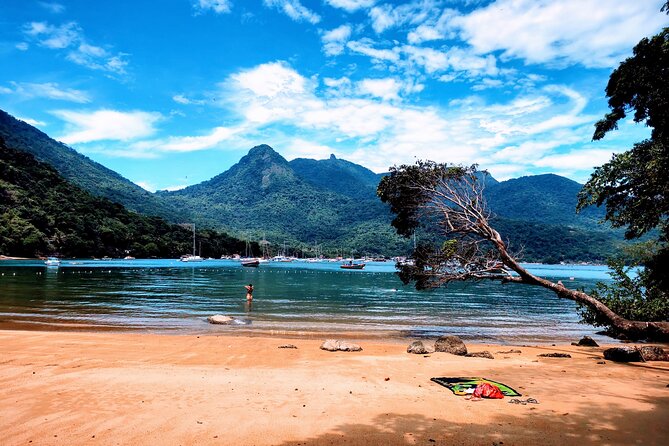 Highlights of Abraão Cove on a Half Day Hike in Ilha Grande - Crena Beach, village views, and a meal break